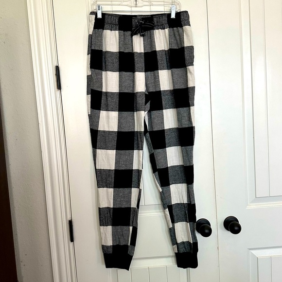 Old Navy Pants - Old Navy Black and White Jogger Sweatpants (medium tall)